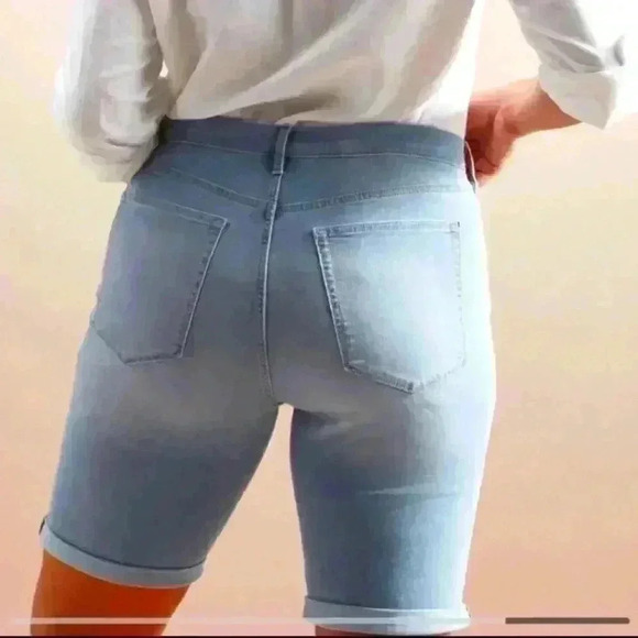 Banana Republic High-Rise Light Wash Denim Shorts - Picture 6 of 16